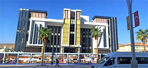 MODERN MİMARİSİ İLE ŞIRNAK İLİ CİZRE HALK KÜTÜPHANESİ İNŞAATI TAMAMLANMIŞTIR